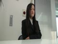 【素人**】内定を取り消されどうしても就職したい女子大生が採用担当の言いなりで大量の**を披露。